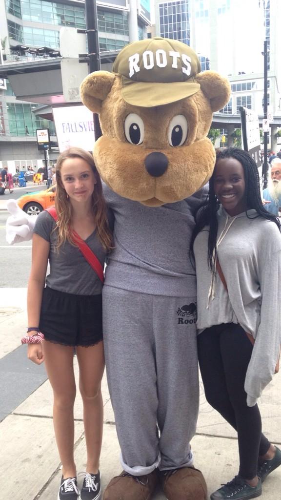 EllaFarlinger's tweet photo. @RootsCanada #sweatstyle http://t.co/ZBvSyxzOqX