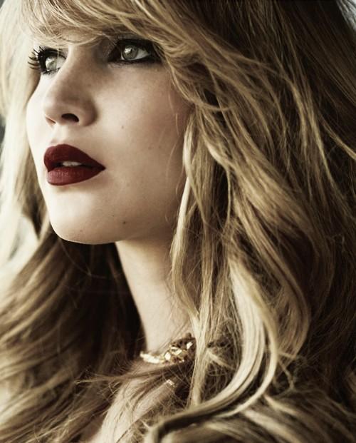 HAPPY BIRTHDAY TO OUR SUNSHINE JENNIFER LAWRENCE ! OUR PERFECT KATNISS EVERDEEN ! I LOVE YOU   