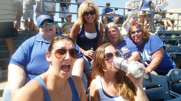 Blatt_Kat11's tweet image. Hey @Royals! I brought my boss and whole dept to the game! Happy Thursday!! #Royals #workingouting @TMarie624