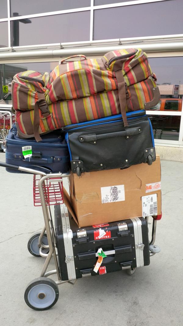 ThatsSoCarmen's tweet image. Just another day on the road. Yes, that&apos;s all mine. #roadproblems #whydoihavetherack #otherrack