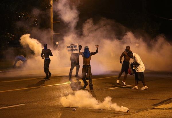 White protester beat up by blacks in #Ferguson - media silent