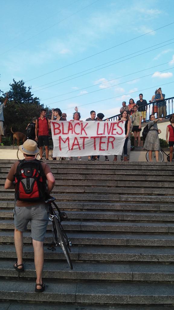 skiiny_minniie's tweet photo. "@TeriAmour: #NMOS14 #MikeBrownNOLA http://t.co/KR2xS8jWeb" 👏👏👏