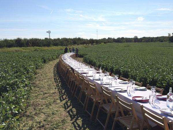 GooseIsland's tweet photo. That's a long table. #oitf2014 http://t.co/zQH2TtpEc6