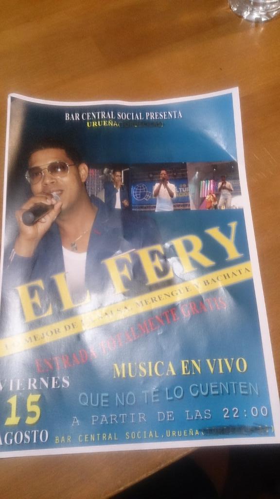 palomaymayte's tweet photo. Mañana a partir de las 22:00 estara con nosotros EL FERY bachata, merengue, salsa y todo tipo de musica! Os esperamos http://t.co/CqsoBcwZQh