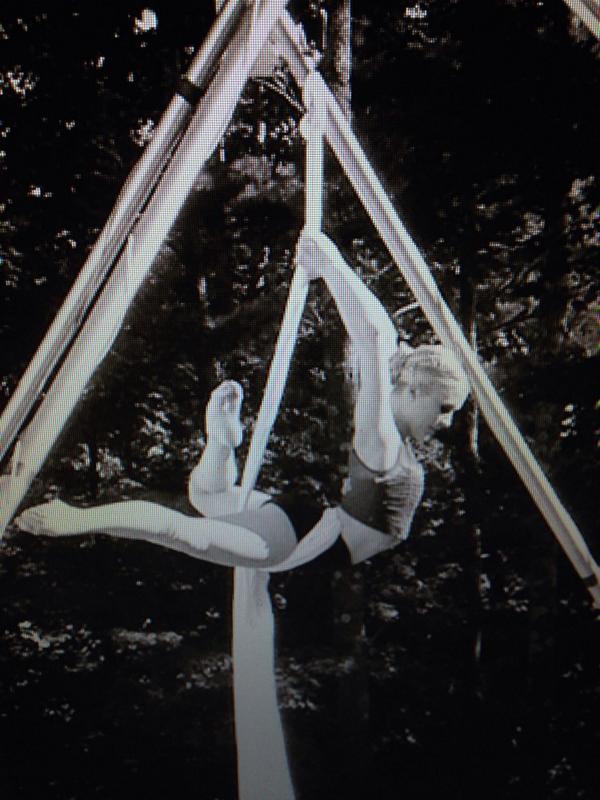 InvertedArt's tweet image. Hey #boston looking to add some dimension to your #events ? Hire @InvertedArt #entertainment #aerialists #dancers