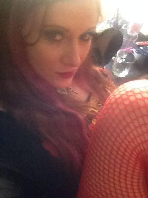 Very rocker fab tonight for cam.. http://t.co/VEykuyfMkf<a href="/tag/manyvids"class="tags"><span>#manyvids</span></a><a href="/tag/mvsales"class="tags"><span>#mvsales</span></a>