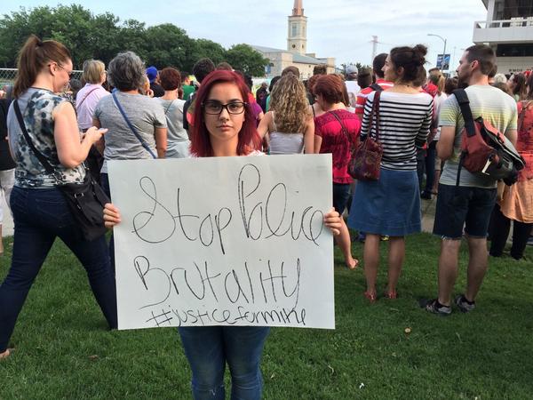 KMOV's tweet photo. RT @StanfordKMOV: Chants of "Mike Brown - Justice for all" at #mos2014 http://t.co/IqZK2KZat0