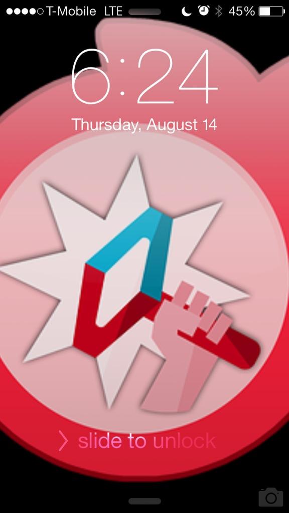 AmerokinWolf's tweet photo. My iPhone locked screen. http://t.co/052qaihz4P