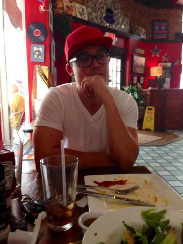 FreshCastOne's tweet image. Chillin in that #cafe #dreamin