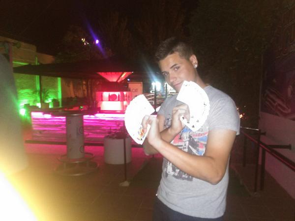ElMagoJoQuer's tweet photo. @elmagojoquer en Chill Out noche de descanso con @PepeluXx1 http://t.co/2G5H4F1yLV
