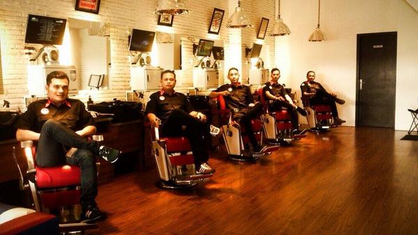 " We Are Ready To Cut Your Hair " <a href="/BARBERPOP_MKS/">BARBERPOP_MKS</a> - Jl.Srigala No.72
Phone: +62411832156
BB Pin:7CB98AC7