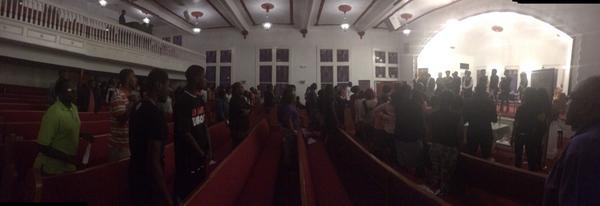 ChiChapterQues's tweet image. Great turnout tonight! We have some excited freshmen here at EWC #ewc #milne