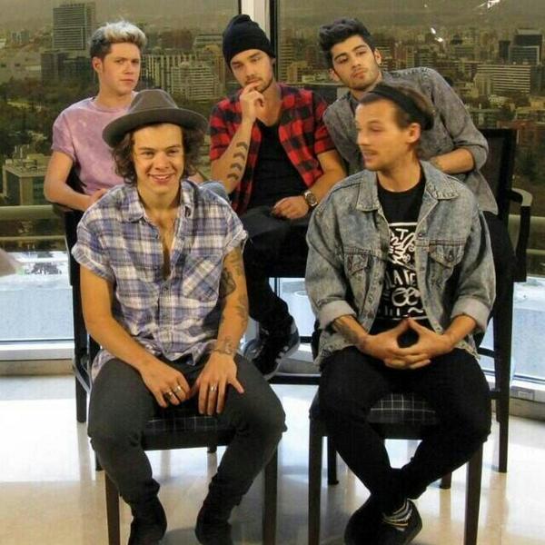 paradisendwars's tweet image. OH MY AKDNAKDNX