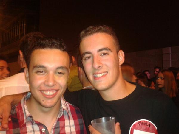 nazaretnistal's tweet photo. @alex_simon16 ya tiene su foto con el TT @FansClubCastrin http://t.co/IF661mRpfT