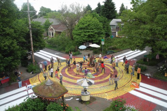 TODUrbanWORKS's tweet photo. Can #IntersectionRepair turn street intersections into neighbourhood public places? @CityRepair's work in #Portland: http://t.co/ebRAaVJoZV
