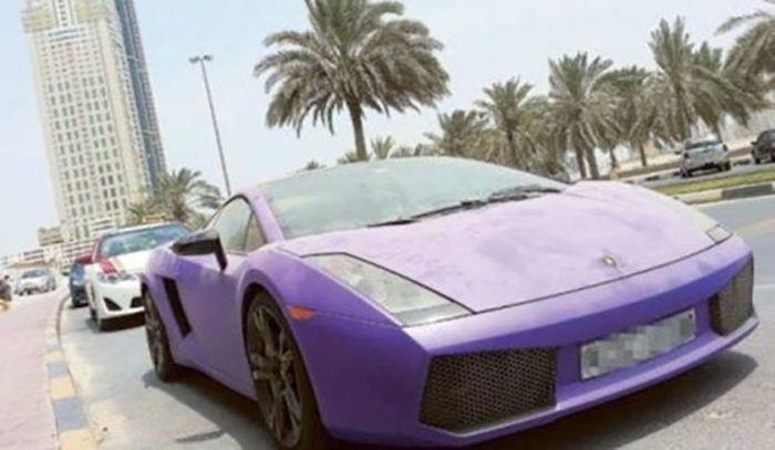 Kouki 世界中からお金持ちが集まるドバイ ホコリを被って乗り捨てられた高級車がいっぱい Http T Co Fzrxacmrpg Http T Co Yf4sejub3u Twitter
