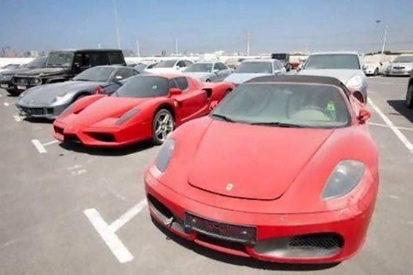 Kouki 世界中からお金持ちが集まるドバイ ホコリを被って乗り捨てられた高級車がいっぱい Http T Co Fzrxacmrpg Http T Co Yf4sejub3u Kouki 世界中からお金持ちが集まるドバイ ホコリを被って乗り捨てられた高級車がいっぱい Http T Co Fzrxacmrpg Http T Co Yf4sejub3u