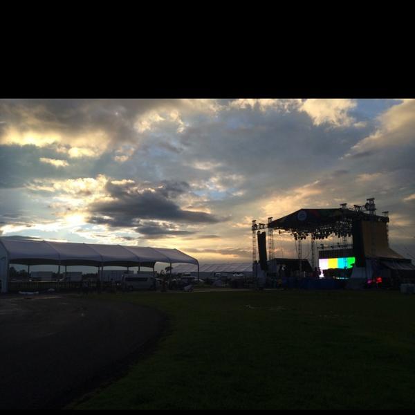 martincasas's tweet photo. Montaje @CeremoniaXXX al putazo!!!
#Quieroceremonia #yoenceremonia
#Putoelquenovenga http://t.co/jCBru9au59