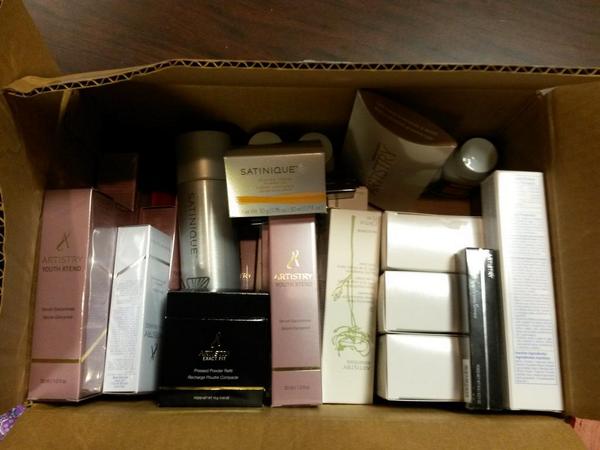 BushTeamMidMad's tweet photo. Look @ some of prizes for the fans not to mention craziest fan award.1,000s of $ worth will be given out.2 days away! http://t.co/ovbotSvZCc