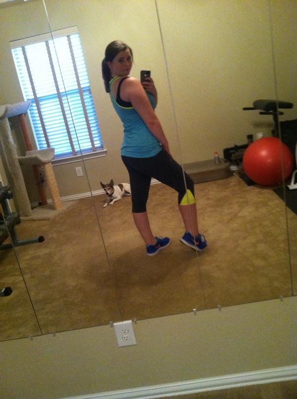 hannah_fadler's tweet photo. Day two @theCHIVE @TheChivettes_ @ChivettePics @theberry #chiveon #techive #theberry #chivette #workout #daytwo http://t.co/1GQ833A2q2
