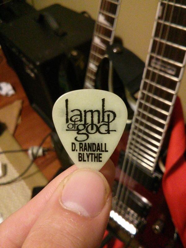 TheMetalCore's tweet photo. Randy Blythe throws out signature picks that say "I don't use a fucking pick". Caught by my buddy @jackerh Sunday: http://t.co/P733KeNPHo