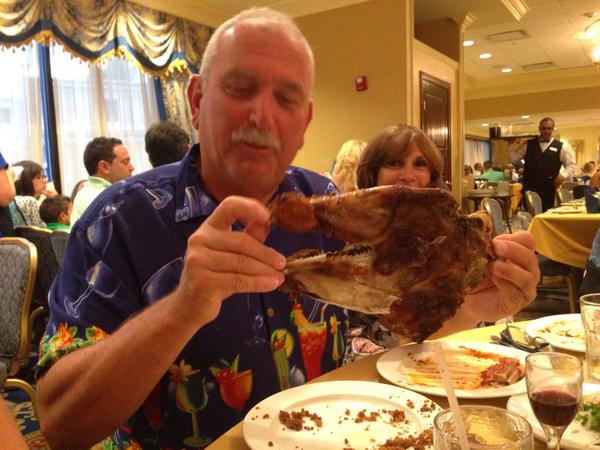 jpooch0220's tweet image. Caesar&apos;s night! #mikeyp #thepartyrezoomz