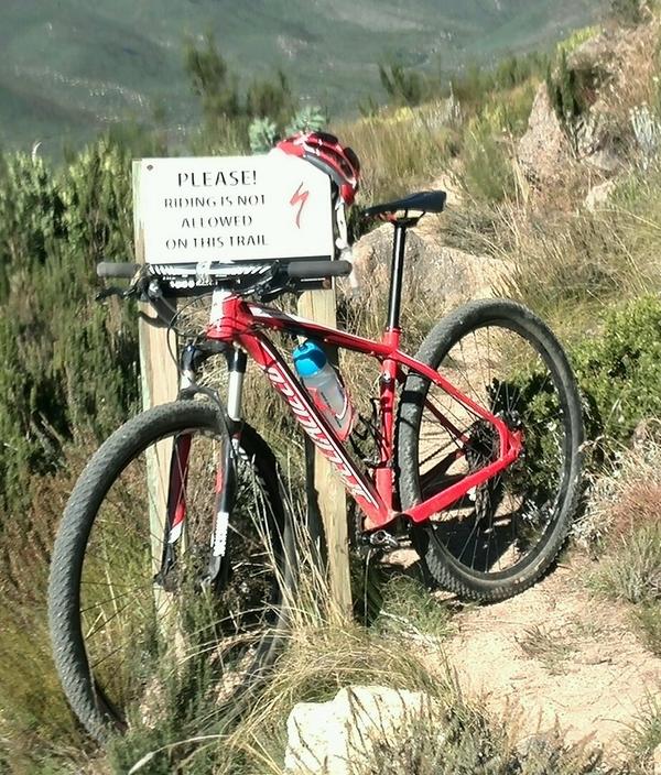 Kosie Marais's red specialized stumpjumper was stolen last night,please keep an eye open <a href="/Eikestadnuus/">Eikestadnuus</a> <a href="/HannoLategan/">Hanno Lategan</a>