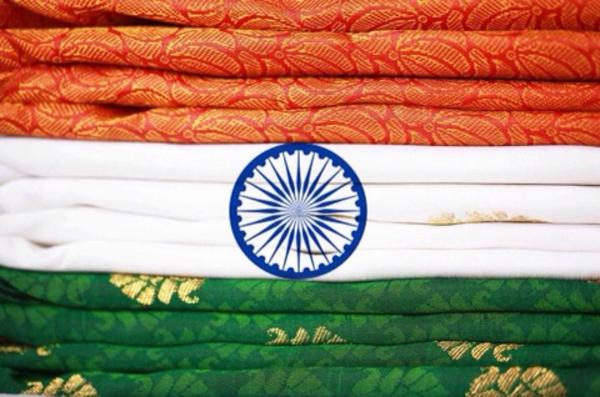 psrsilks's tweet photo. ""PSR SILKS WISHES YOU ALL A VERY HAPPY INDEPENDENCE DAY."" Foursquare Tip @psrsilks http://t.co/xzcL7vYfY6 http://t.co/QkVTEg4W3S