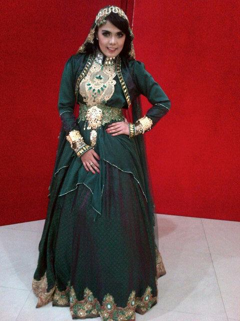DcmBeey's tweet photo. #MalamAmalRatuSikumbang#140814#latepost cc: @Queenofbeee http://t.co/Odb9uuDlz8