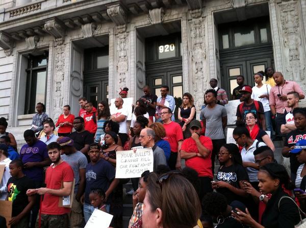 Ferguson_News's tweet photo. United, we STAND.
Divided, we
                   fall.

Peace soldiers in Newark support #Ferguson #NMOS14 * 
http://t.co/C8UsISCj7o