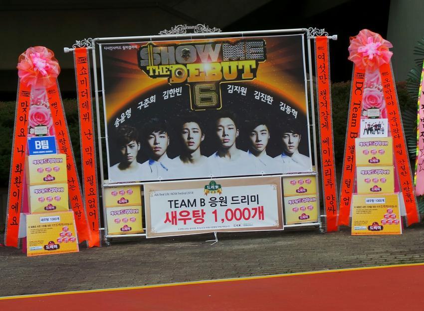 BvDe0z1CUAI_rDK.jpg:large