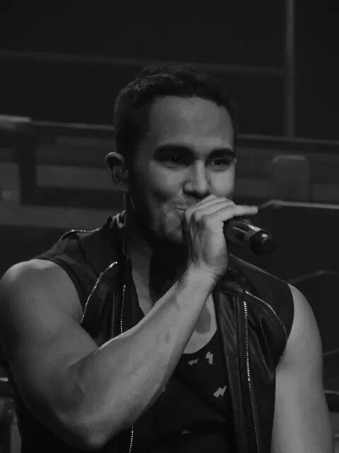 Happy Birthday, ya son 25 añotes que mi suegra dio a luz a un hermoso Bebé Carlos Pena Jr. 
Mi Ídolo 