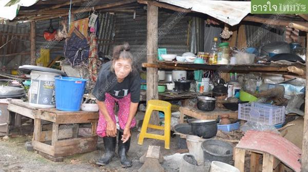 Thairath_News's tweet image. วอนช่วย! แม่เฒ่าพิการตาบอด เก็บขยะประทังชีวิต thairath.co.th/content/443439 #ไทยรัฐ