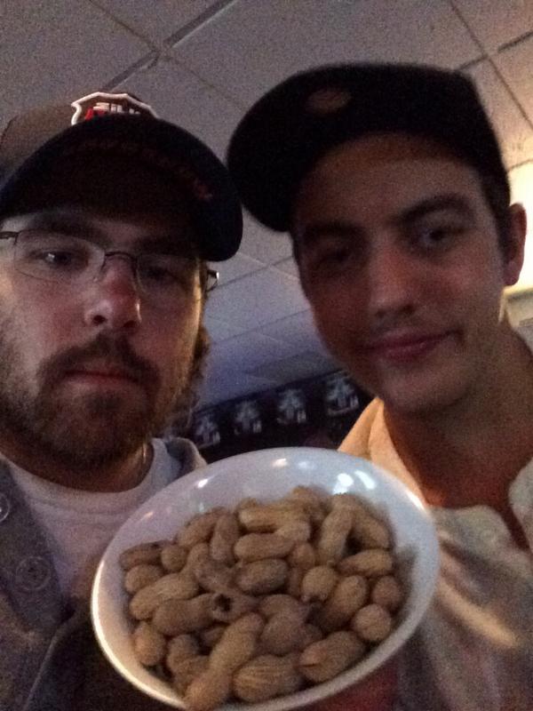 Ouellette35's tweet photo. Nightout with my friend alex dupuis and peanuts #livingthedream http://t.co/WF41QciqfN