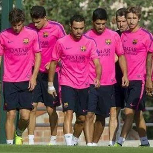 ateeq346's tweet photo. Luis Suarez <3 at Camp Nou (barcelona) first training session !!!! http://t.co/TnsvHCukHq