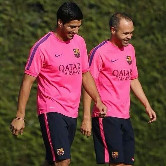 ateeq346's tweet photo. Luis Suarez <3 at Camp Nou (barcelona) first training session !!!! http://t.co/TnsvHCukHq