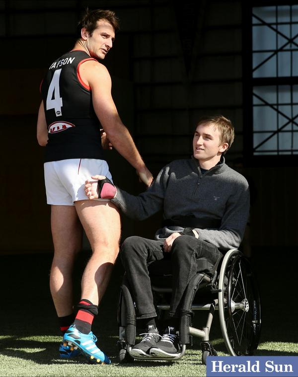 petchyheraldsun's tweet photo. @superfooty @essendonfc nice moment between James McQuillan and @jobewatson at training http://t.co/YBkNm2RST8