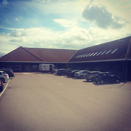 dataflight's tweet photo. Yet another sunny day at the office @dataflight #dataflight #canon #pos #inflightsales #dutyfree #sun #copenhagen #DK http://t.co/2tIMdWedHq
