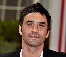 Режиссёром самюэлем беншетри. Беншетри. Беншетри. Жуль беншетри. Жюль беншетри.