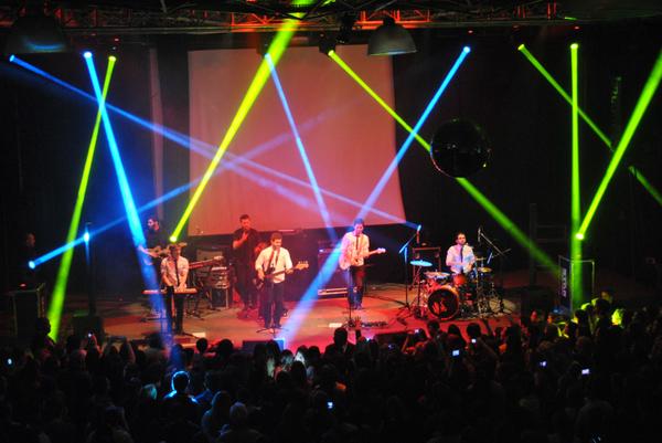 BendNewmedia's tweet photo. Evento da Casa Ronald McDonalds com banda @jamzoficial #bendnewmedia http://t.co/TDL6x5F5T8