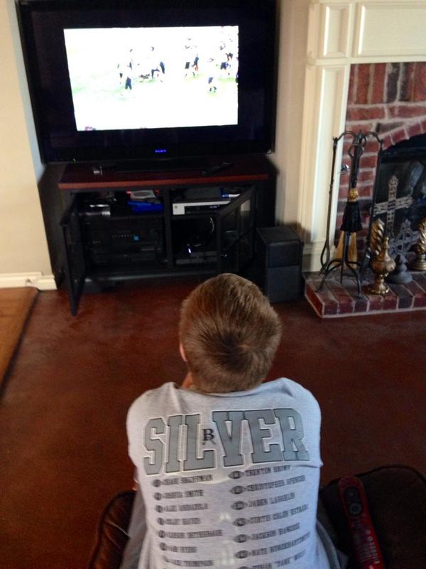 CoyneFamily's tweet image. Parker reviewing film on Hudl for tonight's scrimmage. "Embrace the Grind."  #QBfootwork #IMALLIN @parkercoyne14