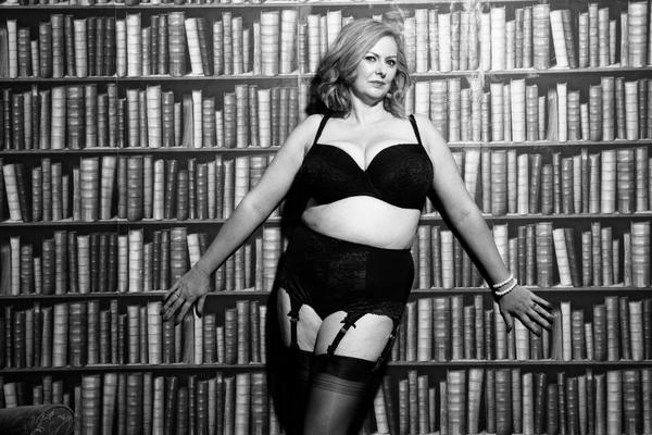 Touring_escorts's tweet photo. “@CourtesanAnna: Hope you can spot me between all those books ? ALL WOMAN... #nylons with seam &amp; 6 strap garter belt http://t.co/Af0XOwCzQg”