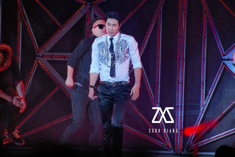 BvF7EabCMAQAXVa.jpg:large