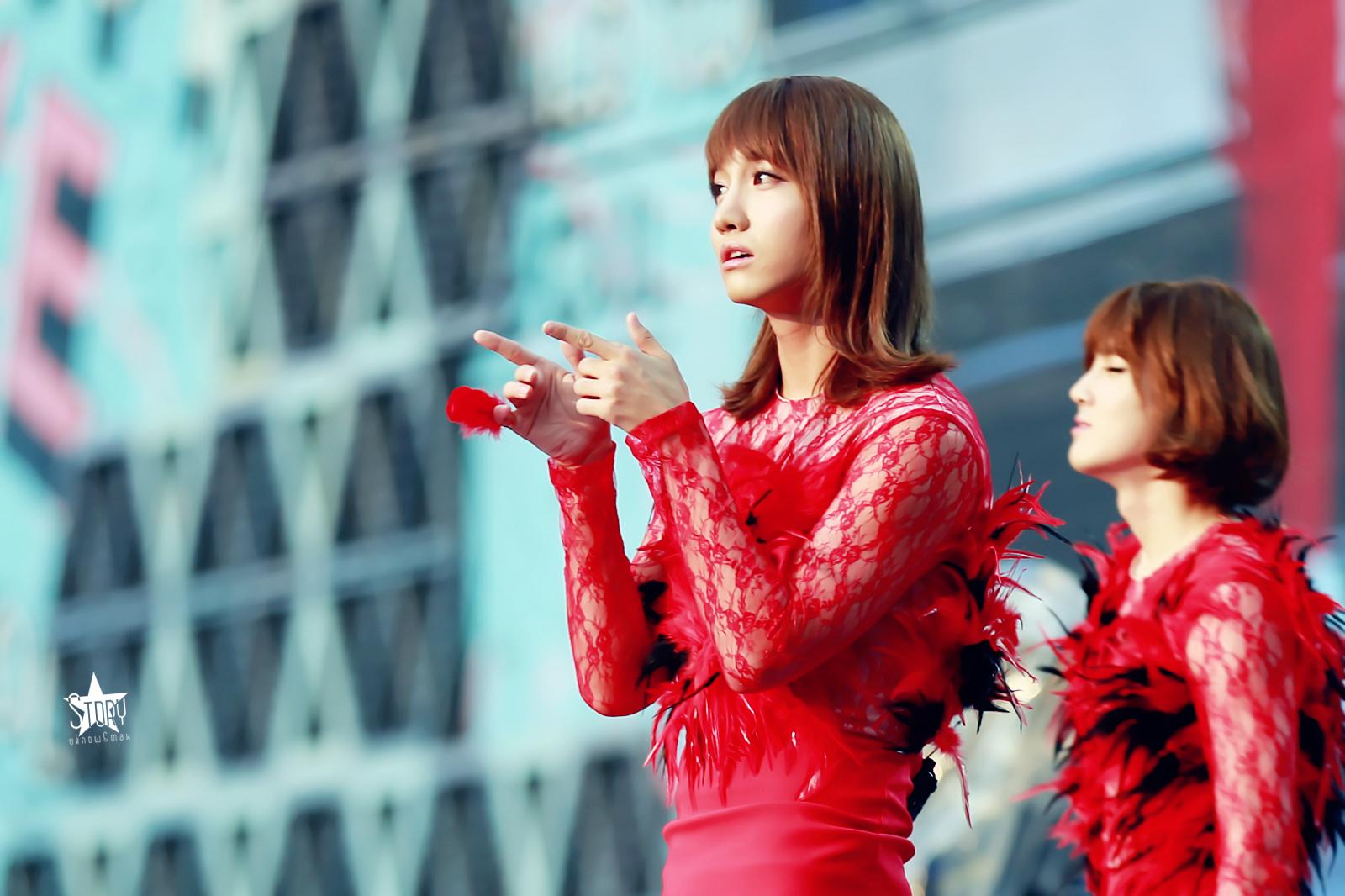 BvF9sVECUAIFyas.jpg:large