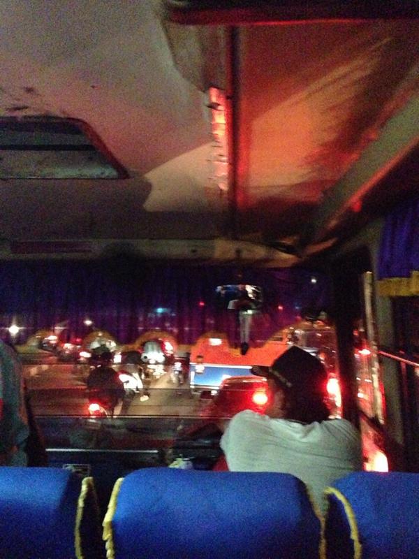 synthianatalia's tweet photo. CRAZY Jakarta traffic! 30 menit stuck dari ujung satu RS Fatmawati ke ujung lainnya doangan http://t.co/9fkPYL4iQF