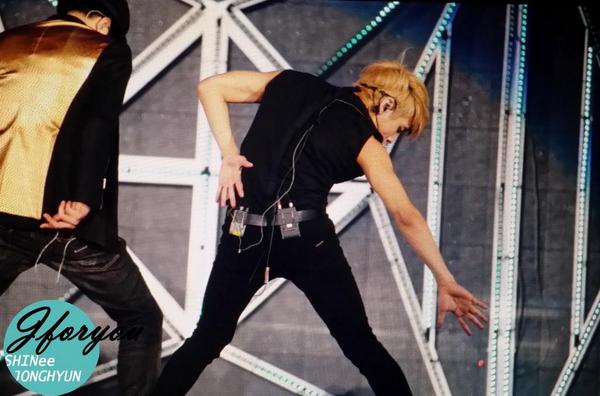 140815 Jonghyun @ SMTOWN IV Live World Tour in Seoul BvFCV9sCYAER1yv