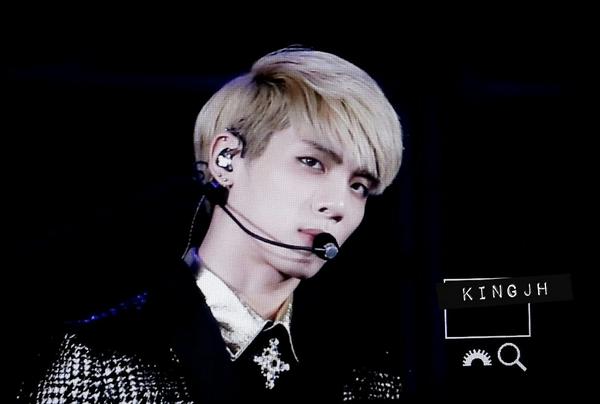 140815 Jonghyun @ SMTOWN IV Live World Tour in Seoul BvFD49eCcAA5HXE