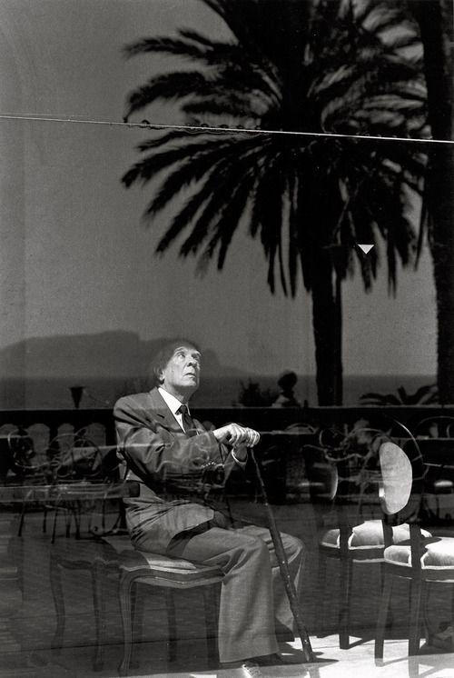 Libroantiguo's tweet photo. "Yo no hablo de venganzas ni perdones, el olvido es la única venganza y el único perdón."
-- Jorge Luis Borges. http://t.co/lT5ipHZvfl
