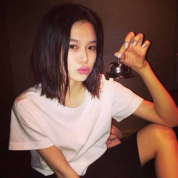 tomoconozaki's tweet photo. チーーーンてやつ。明日東京戻ります(=゚ω゚)ノ18日のa-nation NYLONステージみんな来てね…>_<…♡#nylon #steage #show #model http://t.co/FTsWUm95PS