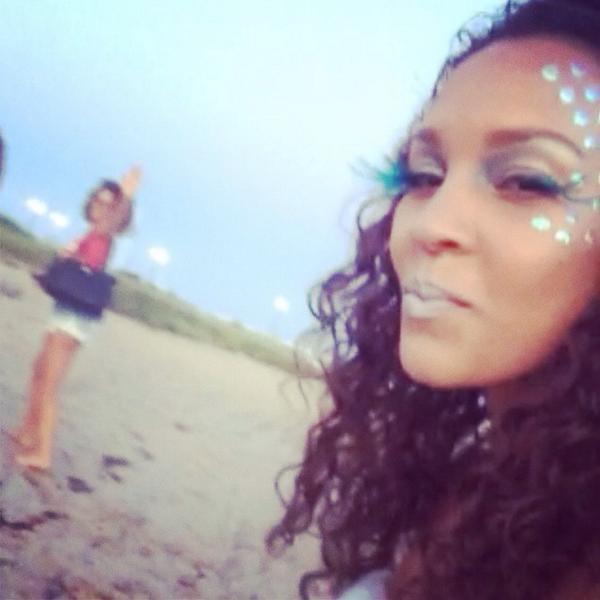 TimeWithTrish's tweet photo. hey girl hey π #MakeUpByCelestial http://t.co/5pGJe7ICgR